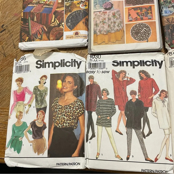 Lot Of 8 Simplicity and Simplicity Home Sewing Patterns - Picture 5 of 7